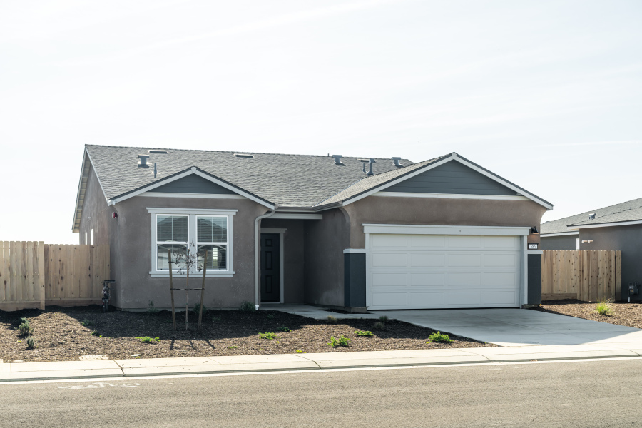 0082 585 Riley Avenue