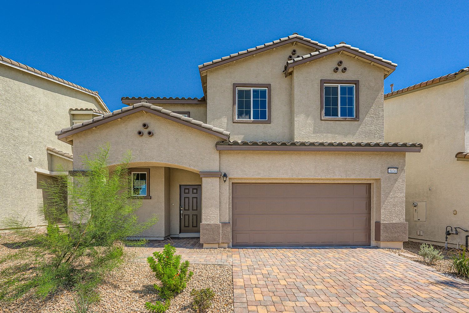 BRV018 5036 EAGLE WAY