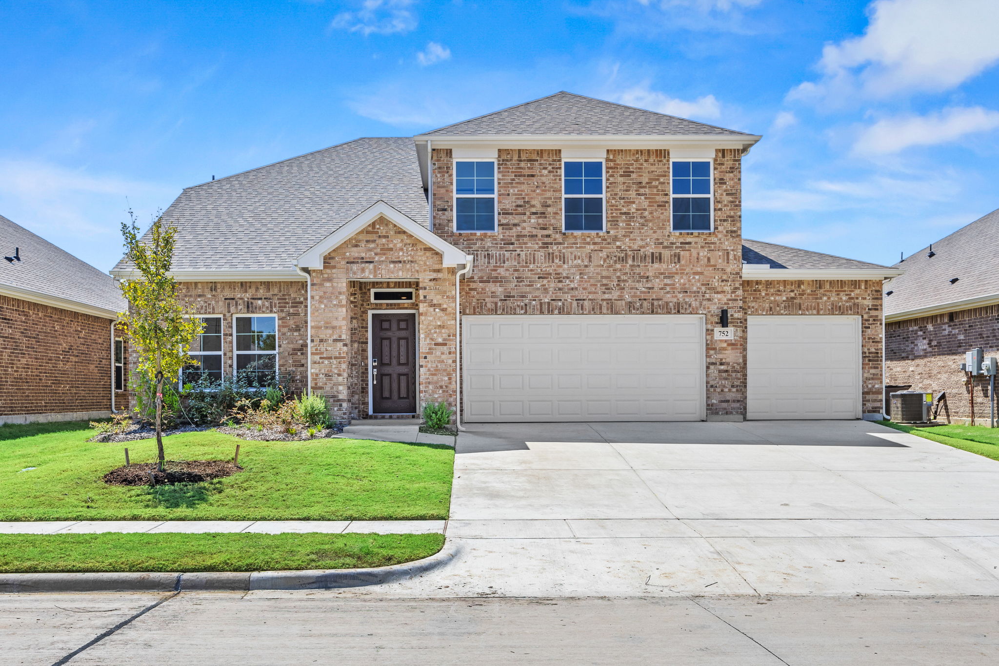 5BMM11 752 VINEYARD WAY